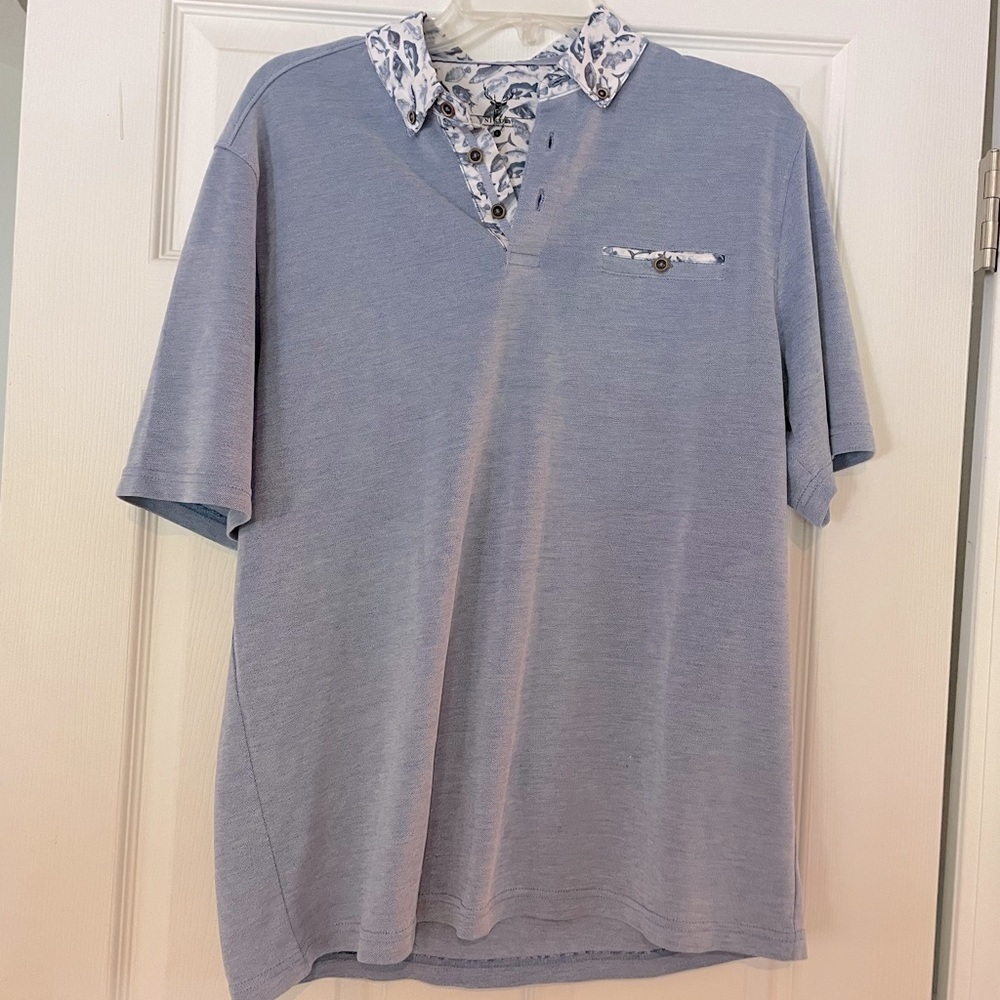 NICOBY AGE OF WISDOM Peach Finish Performance Polo IN BLUE W/ FISH DETAIL - Picture 2 of 4